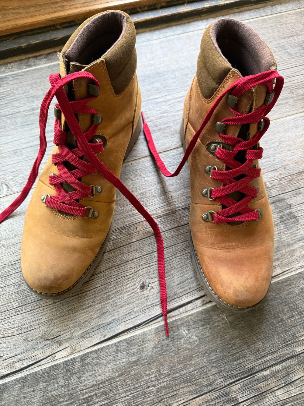 Timberland Ortho- Lite Tan Leather Lace-Up Hiking Boots with Red Laces